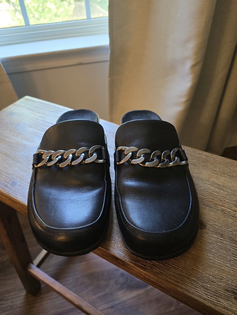 EUC Vionic Georgie Black Leather Chain Mules Clogs - Women's Size 10